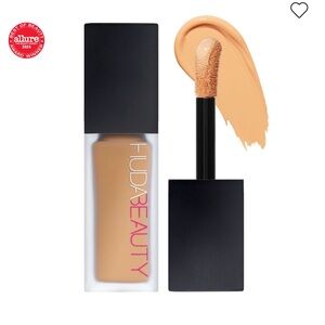 Huda Beauty Luminous Matte Liquid Concealer in shade Graham Cracker 4.1G